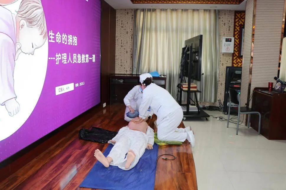 九色视频
开展急救应急能力提升专项培训