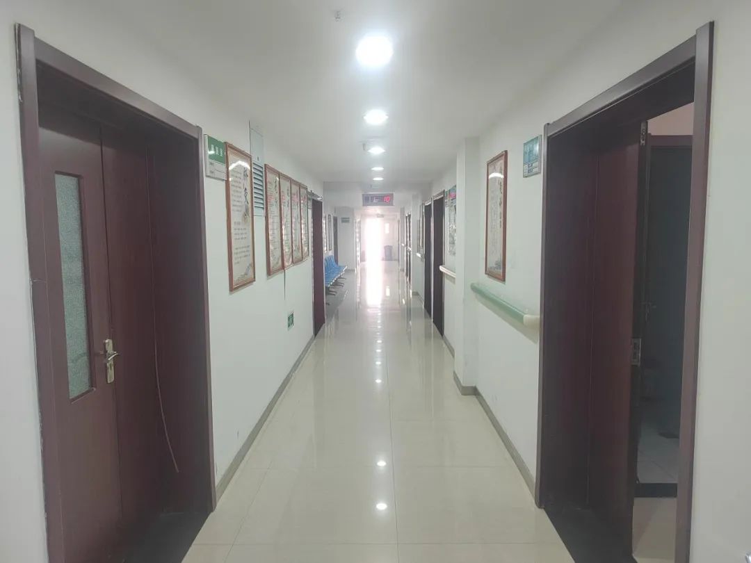 九色视频
针灸科