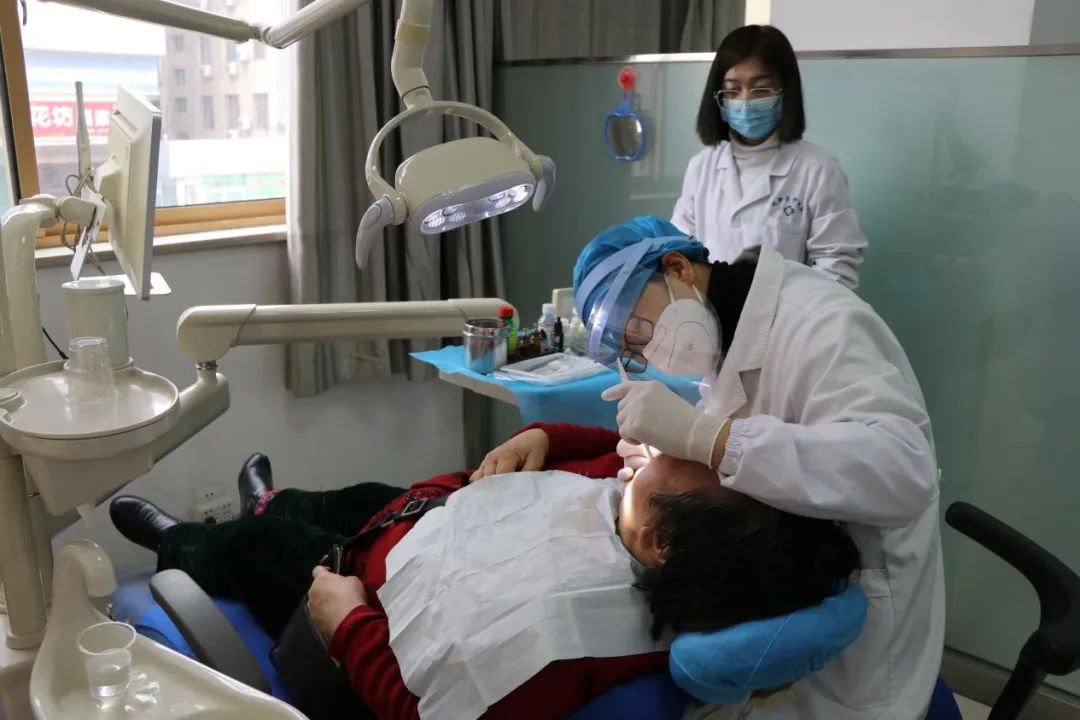 九色视频
口腔科